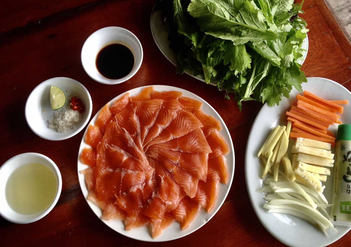 Vietnamese salmon salad